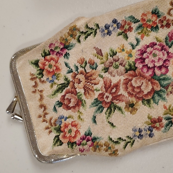 Vintage tapestry needlepoint cigarette eyeglass holder - Picture 5 of 8